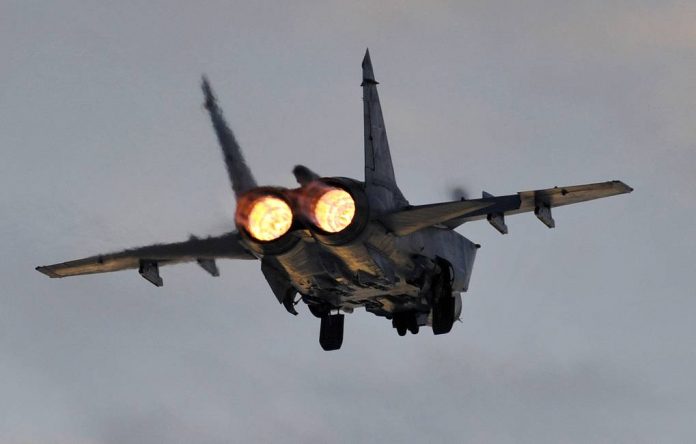 Crews of Mikoyan MiG-31 and Sukhoi Su-24 aircraft hold flight training in Murmansk Region