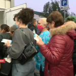 Опашка за тестове за COVID-19 се изви пред _Пирогов_ – Здравеопазване – България – Здравей, България – NOVA – Google Chrome 21.10.2021 г. 8_18_13