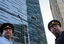 Удари с дрон в Харков, поразен е бил и небостъргач в Москва