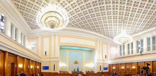 ГЕРБ, ПП-ДБ и ДПС включват и интимните партьори като извършители на домашно насилие