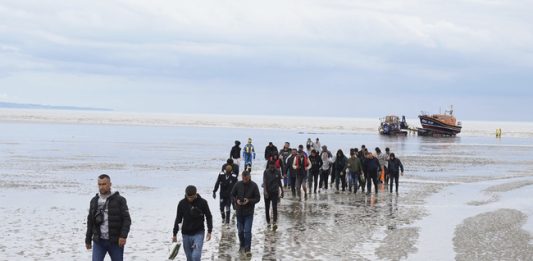 Великобритания и Турция сключиха ново споразумение за справяне с вълната от нелегални мигранти