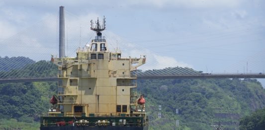 Панамският канал предвижда спад в приходите до 200 млн. долара след ограничаване на корабоплаването поради суша