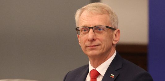 Премиерът отказа да оцени правителството: Гледаме да си вършим работата!