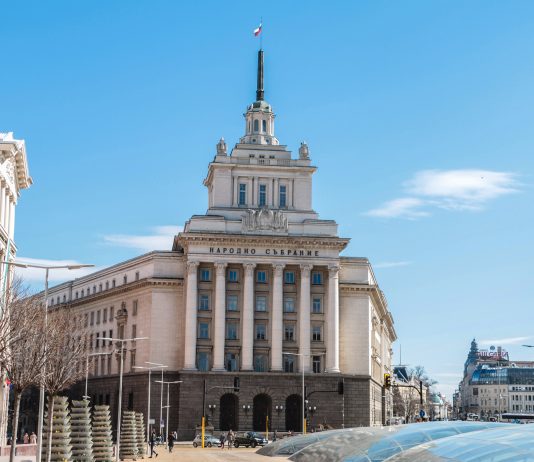 Народното събрание пак се мести в сградата на бившия Партиен дом