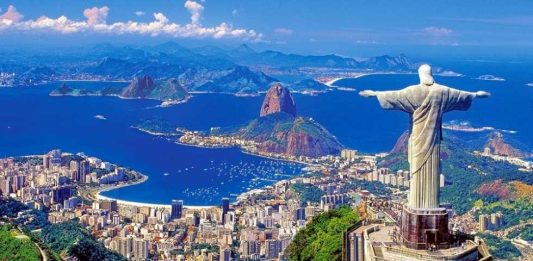 Чудесата на Бразилия: Пътешествие из Страната на Карнавала и Контрастите