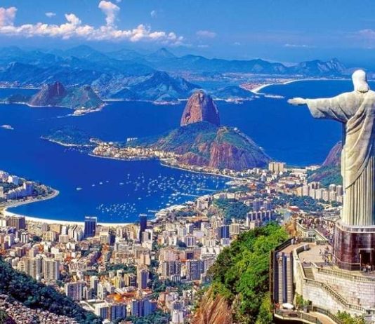 Чудесата на Бразилия: Пътешествие из Страната на Карнавала и Контрастите