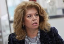 Йотова: Не приемам тона на Денков, аргументите на земеделците трябва да сечуят