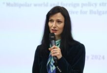 Мария Габриел не потвърди краен срок за споразумение 8 март