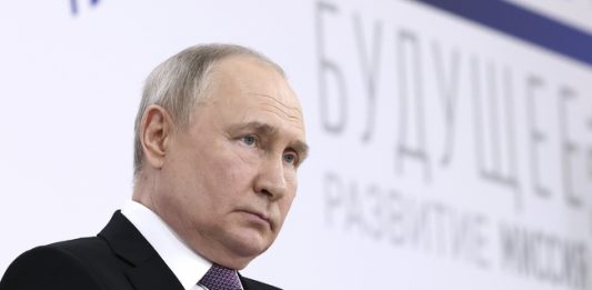 В Русия от 2022 г. насам са били наети половин милион нови работници в отбранителната промишленост, обяви Путин