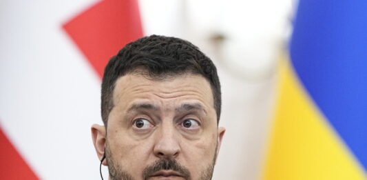 Зеленски обяви нови споразумения, които ще укрепят украинската армия