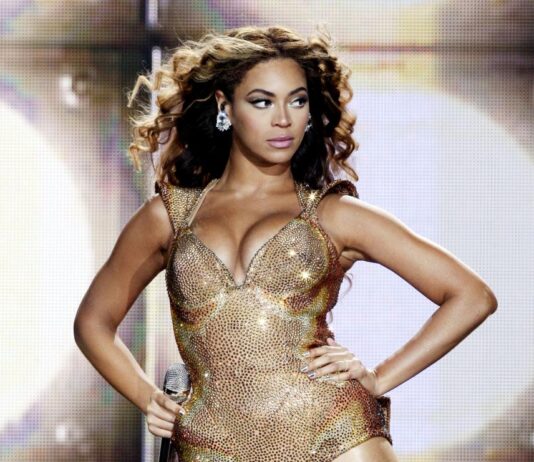 Бионсе оглави класацията на „Билборд“ за сингли