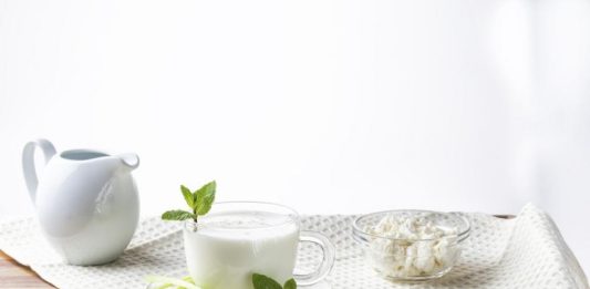 Медици разкриха защо киселото мляко и айряна са полезни за нашето здраве