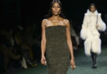 Наоми Кембъл дефилира за „Бърбъри“ на Седмицата на модата в Лондон