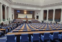 Народното събрание ще изслуша утре министър-председателя Николай Денков във връзка с посещението му в Украйна