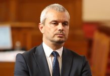 „Възраждане“ изключи трима депутати