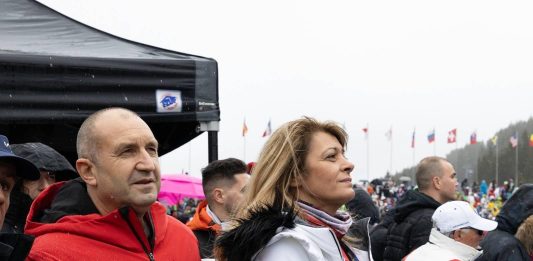 Президентът честити празника на любовта и виното
