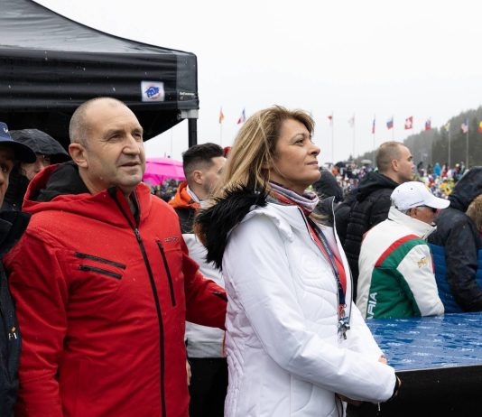 Президентът честити празника на любовта и виното