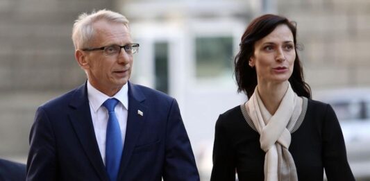 „Галъп“: 66,4% от българите не очакват значителни промени в политиката след ротацията Денков-Габриел