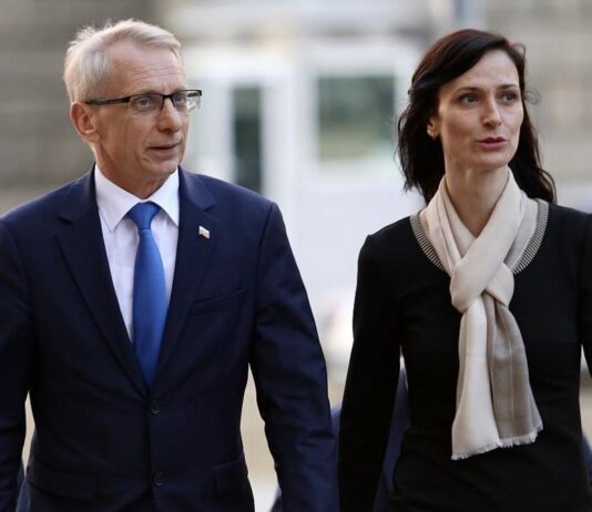 Ще продължат ли преговорите за правителство? Денков-Габриел