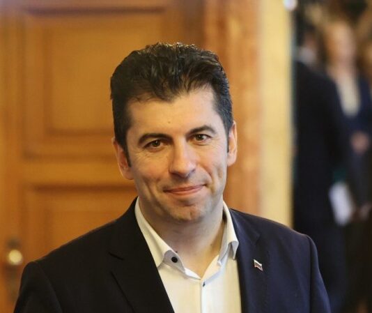 Кирил Петков: ГЕРБ правят моноспектакли, за да стигнат до избори