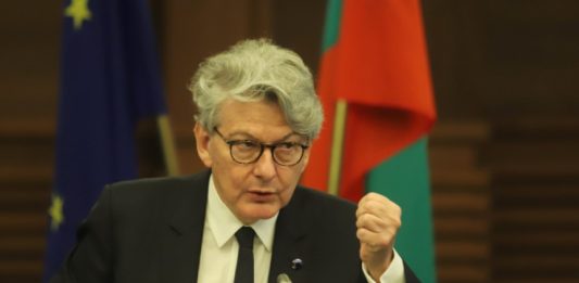 Тиери Бретон: Не може да играем ези-тура при всеки избор в САЩ