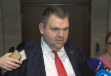 Пеевски: Христо Иванов да си спомни как седеше в скута ми и пиеше мазно турско кафе