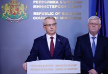 Премиерът: Исканията за оставка на земеделския министър са политически