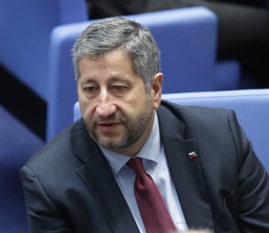 Христо Иванов: Държим да има документални гаранции за продължаване на реформите след ротацията