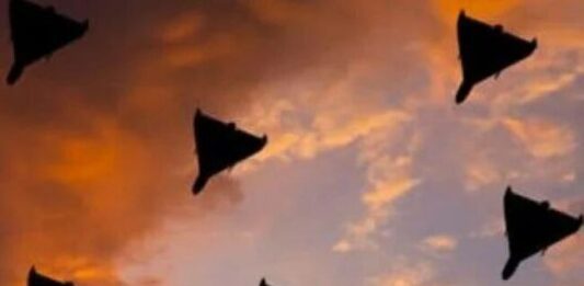 Втора поредна нощ противникът атакува Одеса с дронове, има един загинал и един ранен, съобщи Областната военна администрация