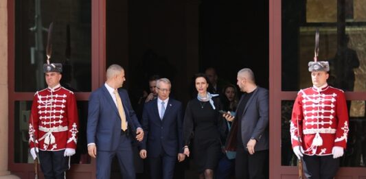 В 12 ч обявяват резултатите от преговорите за правителство