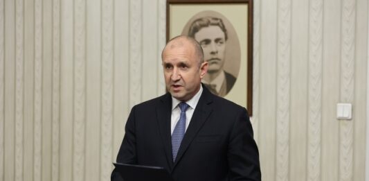 Радев: Указът на президента по чл. 99 от Конституцията няма отношение към структурата и състава на кабинета