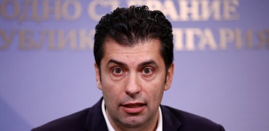 Кирил Петков посъветва Бойко Борисов- ако иска да преговаря, да дойде утре на срещата