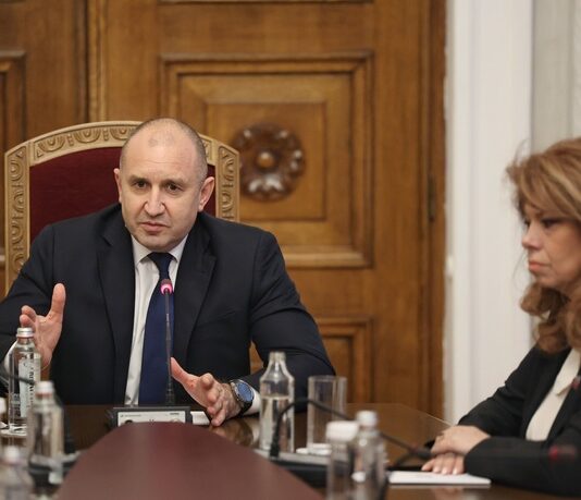 Радев към ПП-ДБ: Склонни ли сте да подкрепите първия мандат на ГЕРБ или ще повторите сценария отпреди 9 месеца?