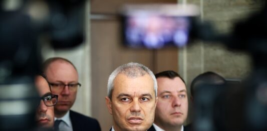 Костадинов: Скоро ще има развръзка на правителствената криза