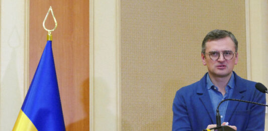 Кулеба отговори на папата: Украйна никога няма да се предаде