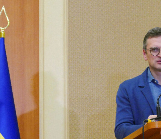 Кулеба отговори на папата: Украйна никога няма да се предаде