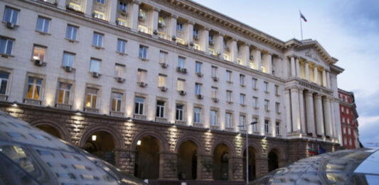 Правителството в оставка отчита работата си