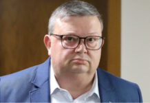 Цацаров категоричен – не познавал Мартин Божанов – Нотариуса