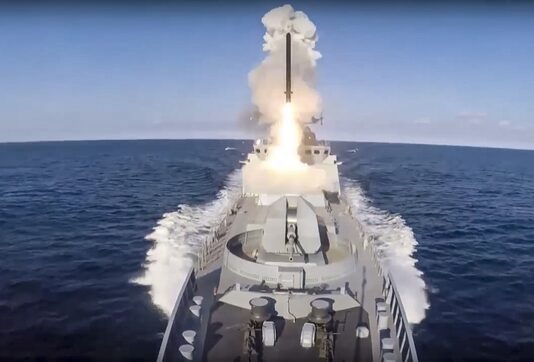 Взривове отекнаха тази сутрин в няколко украински области