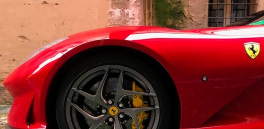 Откриха луксозно Ферари, откраднато преди близо 30 години