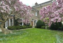 Продават дома на Фреди Меркюри в Лондон