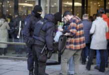 Руската група „Пикник“ изнесе концерт в памет на жертвите на нападението край Москва