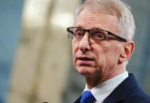 Премиерът Денков с лекция в СУ за почтеността в управлението