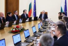 МС реши: Таксите за студенти и докторанти в държавните висши училища да отпаднат още тази година