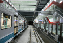 Работещи в метрото на протест за по-високи заплати