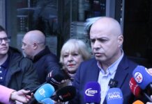 Георги Свиленски: Докато Петков се моли на Борисов да невръща мандата, Пеевски им пише споразумението