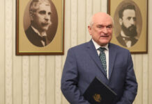 Главчев обеща политически неутрален кабинет от ексепрти