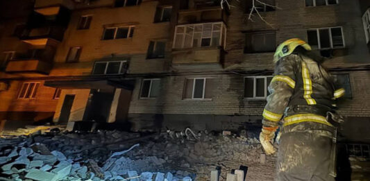 Отломки от свален дрон раниха 12 души в Централна Украйна