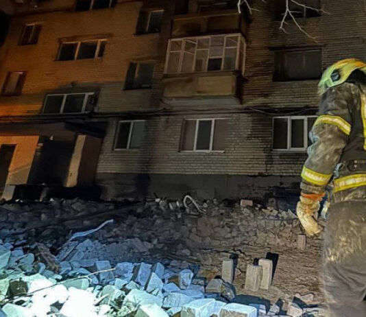 Отломки от свален дрон раниха 12 души в Централна Украйна