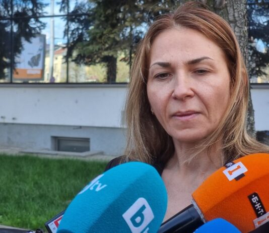 Разследват за корупция шефката на агенция „Митници“, тя ще обяви за жертва